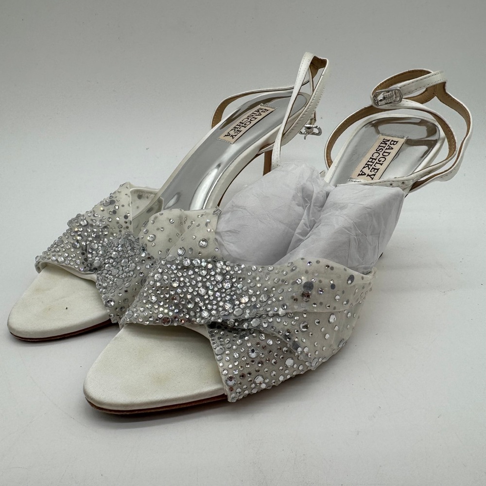 Badgley Mischka Womens US 9.5 White Crystal Bow Ankle Strap Bridal Wedding Heels